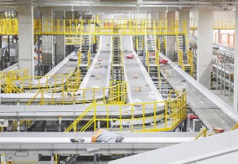 因明智能申请面向瓶体分拣的三维视觉姿态识别方法专利克服瓶体姿态变化较大、外形多样、存在倾斜或遮挡干扰下识别精度不足的问题(图1)